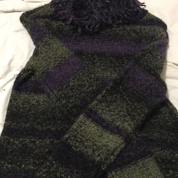 Sweater - Picture 4 of 5